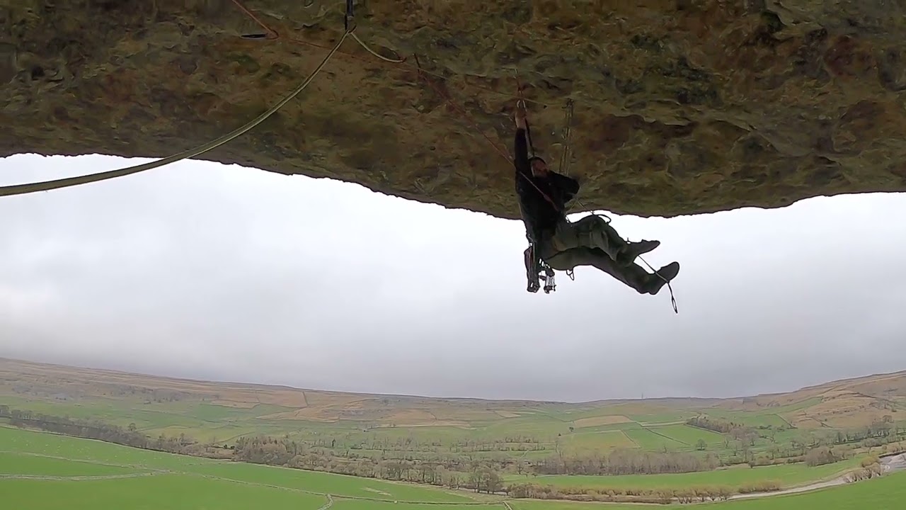 Kilnsey Main Overhang Aid Route