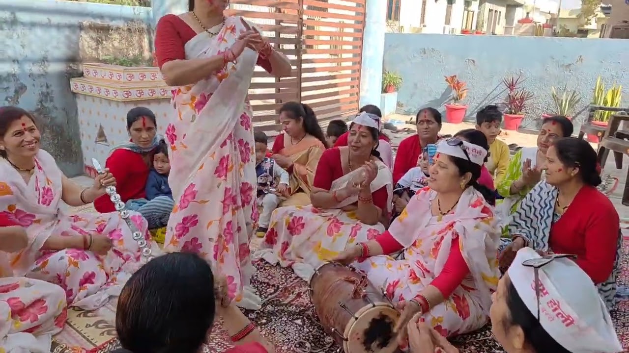 पड़ोस में खेली छोटी सी प्यारी होली 💕🎨PadosKiHoli#HoliVlog#Holi2026#MohalleKiHoli#HoliCelebration