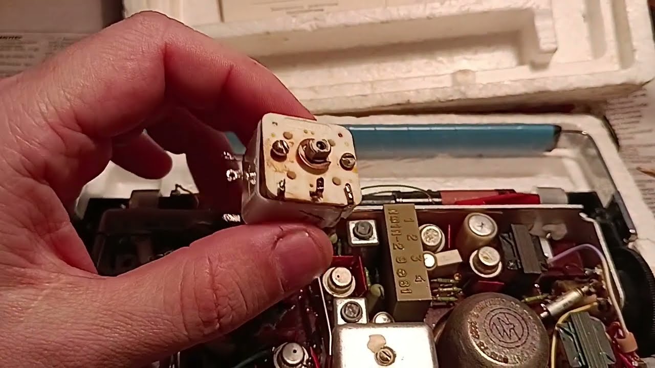 Радиоприемник Россия  303.  Сегодня без шума эфира