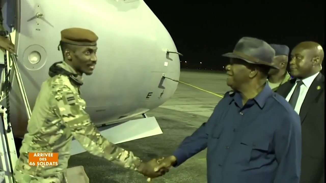 Arrivée des 46 soldats ivoiriens : ambiance à l'aéroport Félix Houphouët-Boigny d'Abidjan