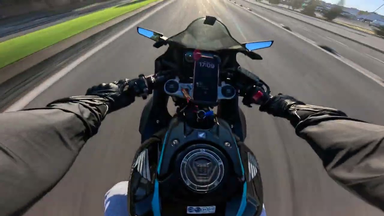 PURE SOUND 🔊 Honda CBR650R AKRAPOVIC | Sonido REAL 🏍️