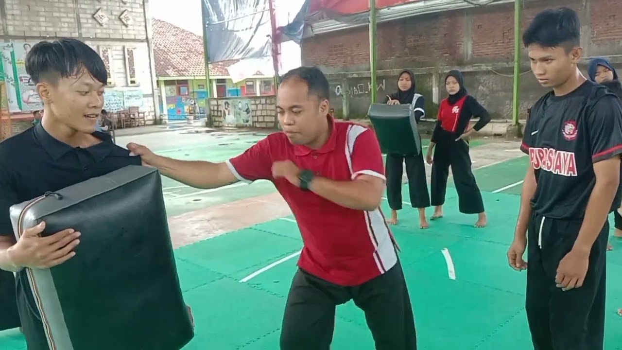 TC Persiapan Umum Pencak Silat dan Latihan Jatuhan Peraturan Baru