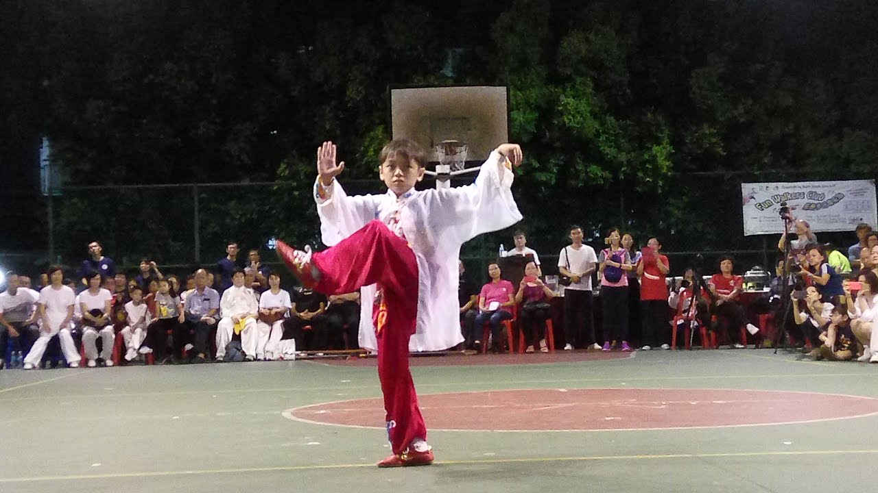Tai Chi 42 Form 42式太极拳 - 梁艺泷