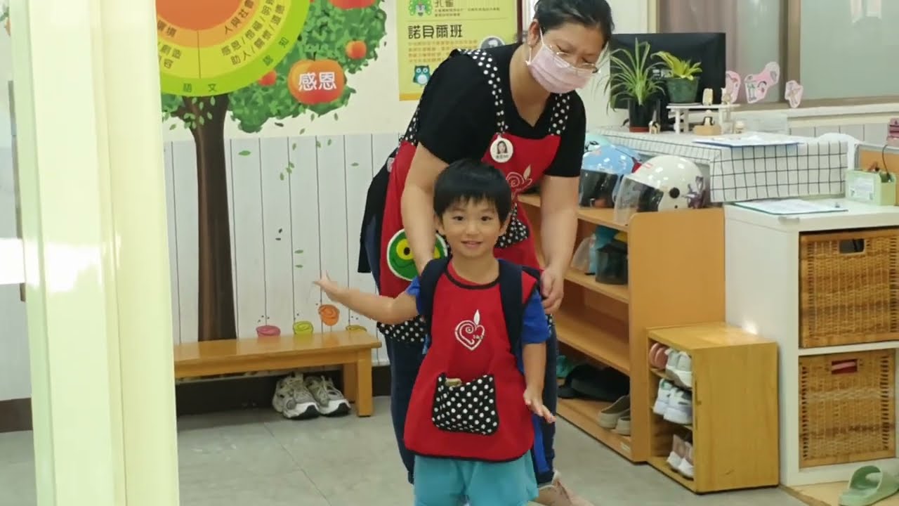 爸爸和哥哥一起送弟弟上學，幼兒園門口沒人哭了｜咚3y7m25d 桐10y4m