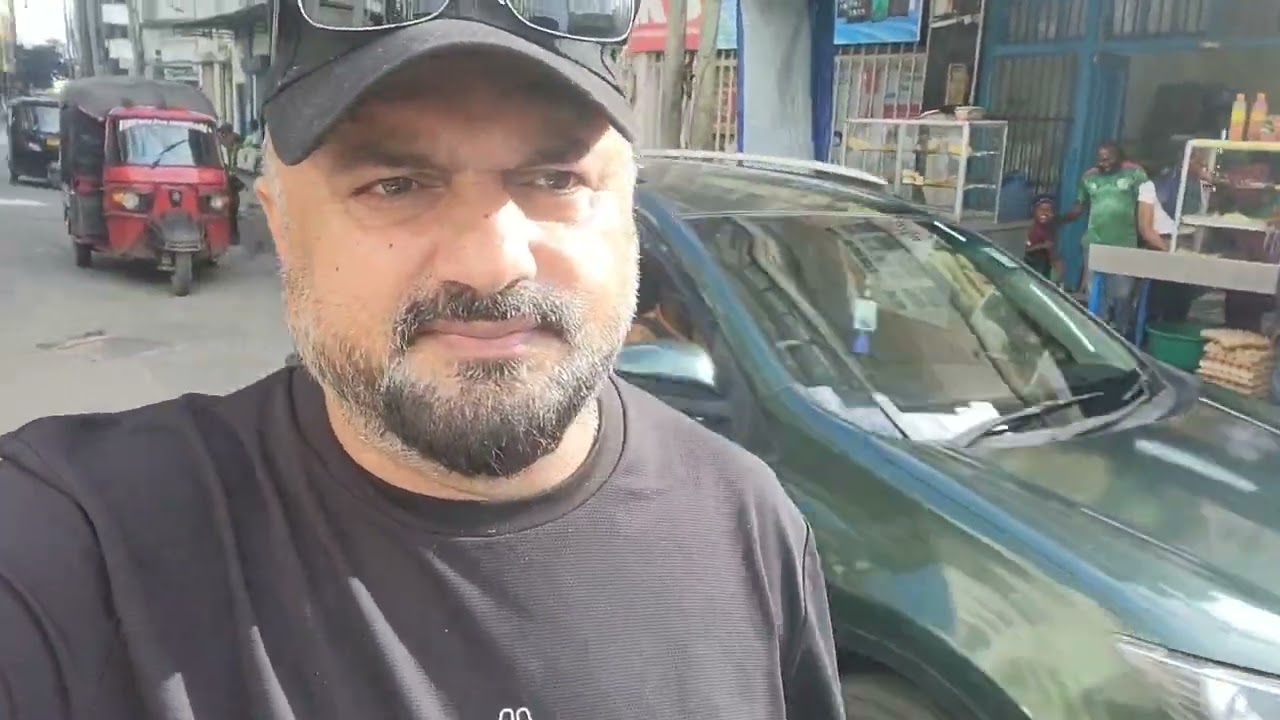 Прогуляйтесь по центру Дар-эс-Салама... улица Калута, жилой комплекс Танганьила и т.д.