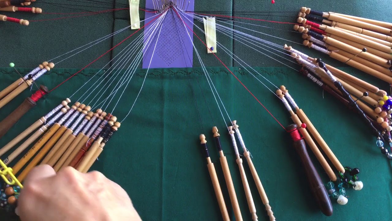 Bobbin Lacemaking Tutorial: How to use Gimps in torchon Lace