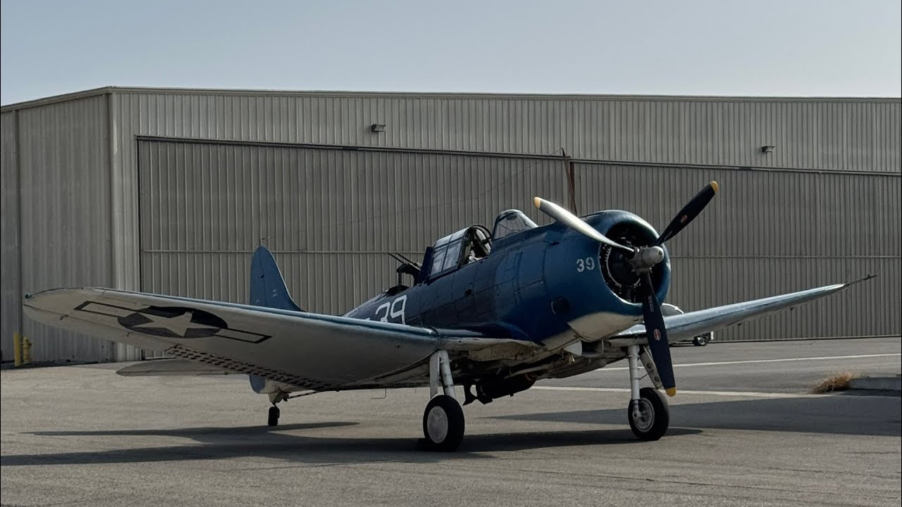 Douglas SBD Dauntless Flying Demonstration