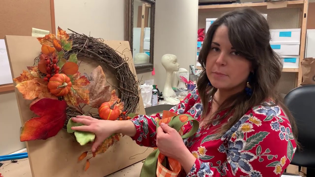 TRADITIONAL PUMPKIN GRAPEVINE WREATH TUTORIAL with Anna from Dee’s in Louisville