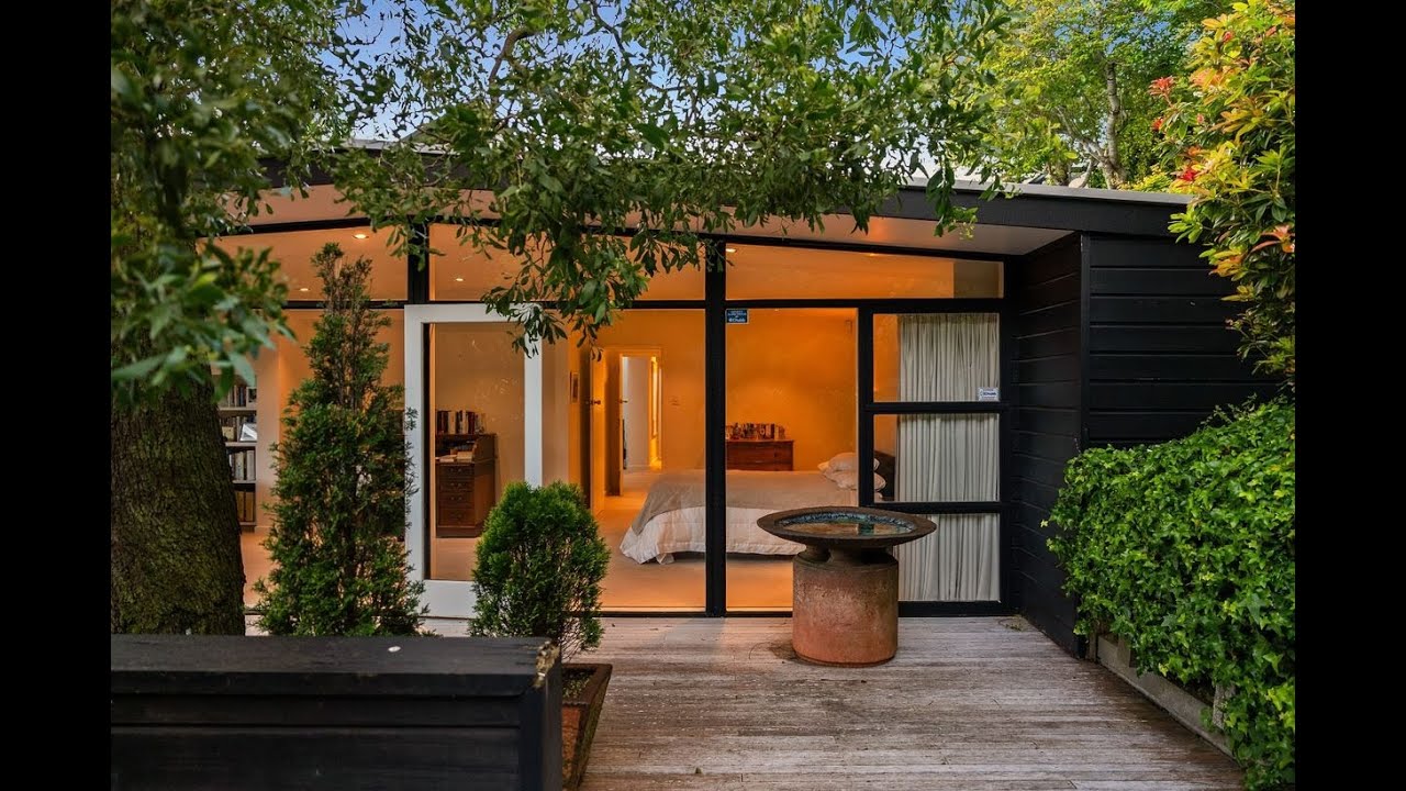 85 Nicholson Road Khandallah - Ramon Kane Real Estate