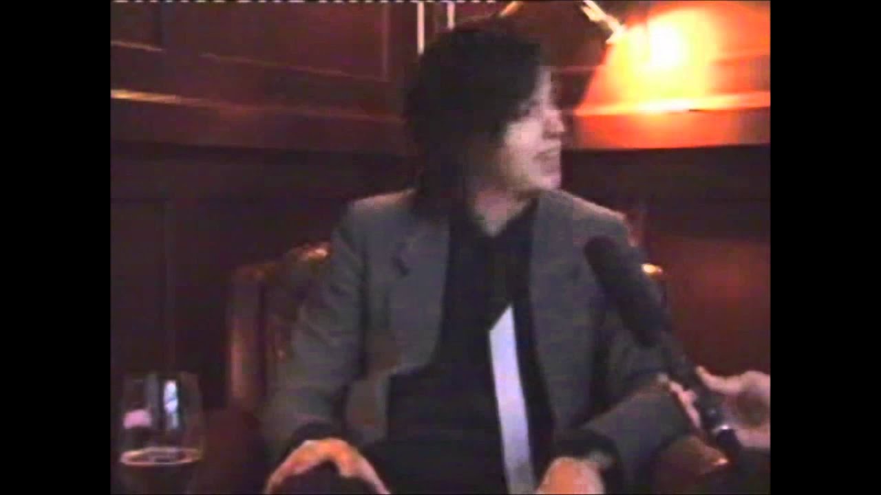Julian Casablancas Speaks Danish