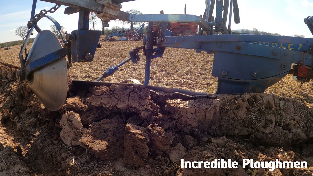 1990 Iseki TX2160F 4WD 0.8 Litre 3-Cyl Diesel Tractor (16 HP) with Ransomes Plough