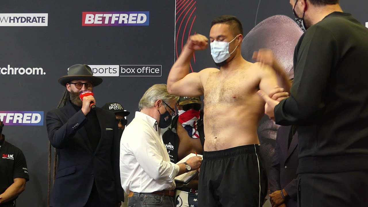 Dereck Chisora EYEBALLS Joseph Parker As Pair Argue Over Ring Walk