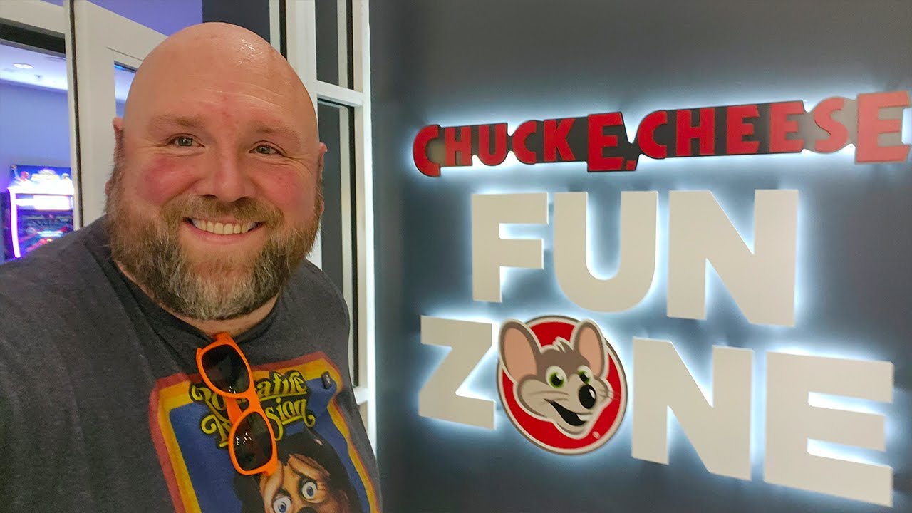 I Visit Chuck E Cheese's Fun Zone In Kissimmee Florida | It Has Fun Tubes!