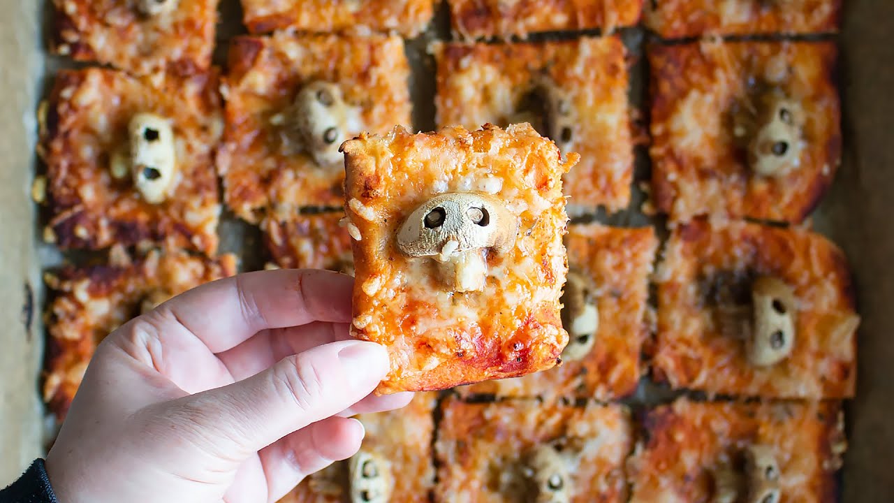Skull Mushroom Pizza Bites (Halloween Special)
