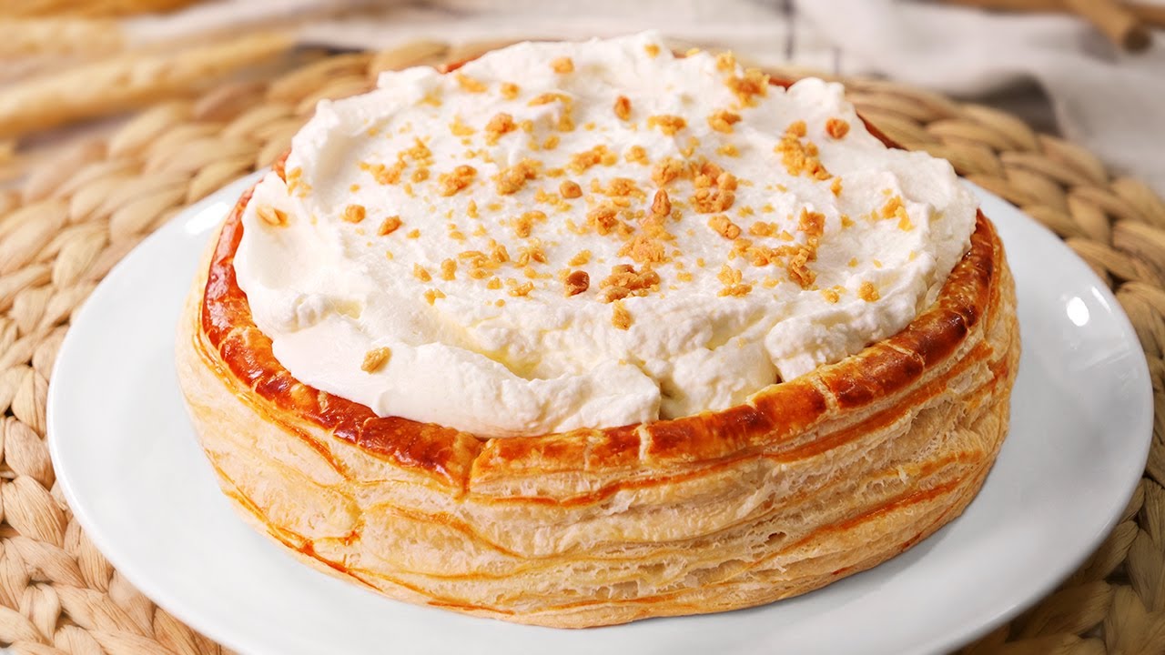Tarta de Turrón con Hojaldre, Crema y Nata: ¡Tarta Regina Espectacular!
