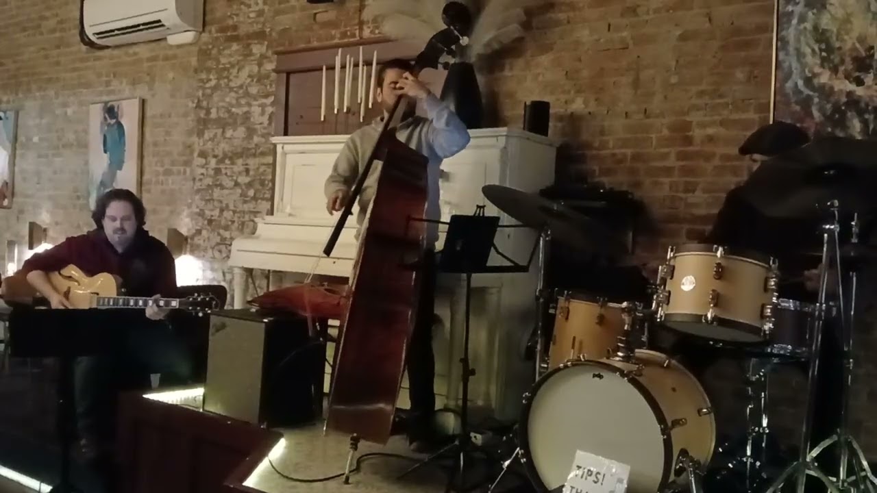Jazz Trio Nicolas Duran drums   (Black Nile)