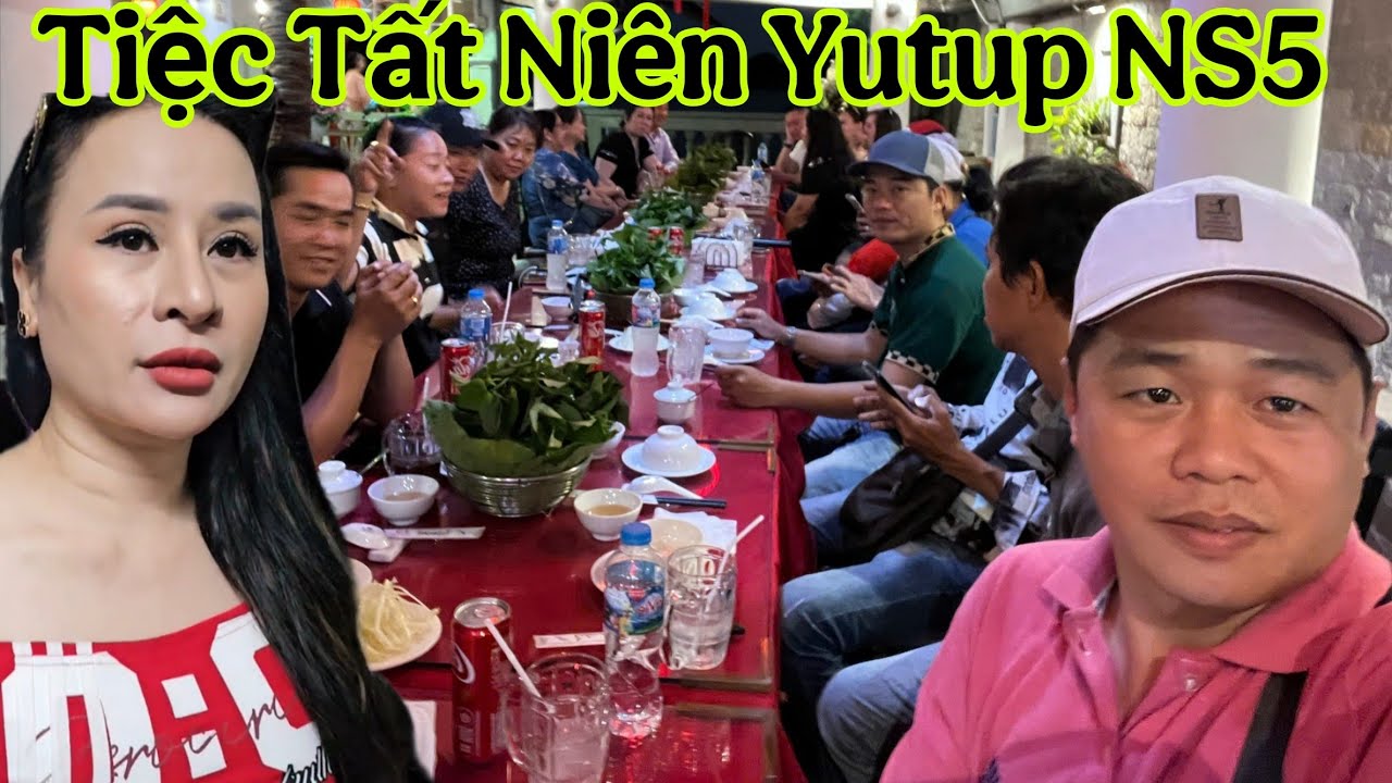 Tiệc Tất Niên Hồng Loan cười tít, Huy Lê tặng Hoa cho Chị Ny quá vui