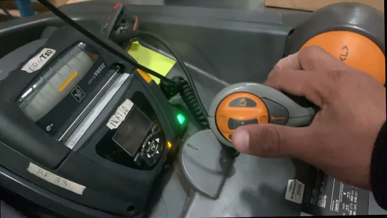como manejar un forkllift parado paso a paso/how to handle a standing  up forklift step by step