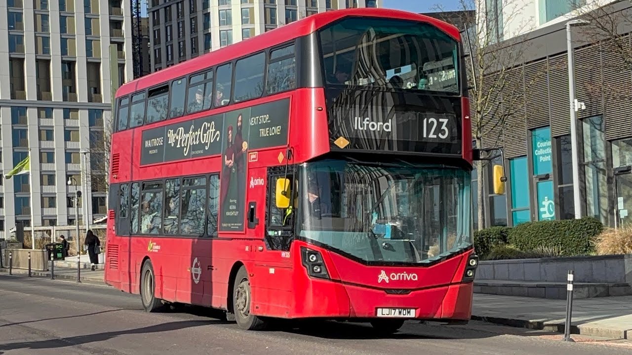 Volvo B5LH Wright Eclipse Gemini 3 Arriva London HV325 LJ17WOM Route 123 IIford 