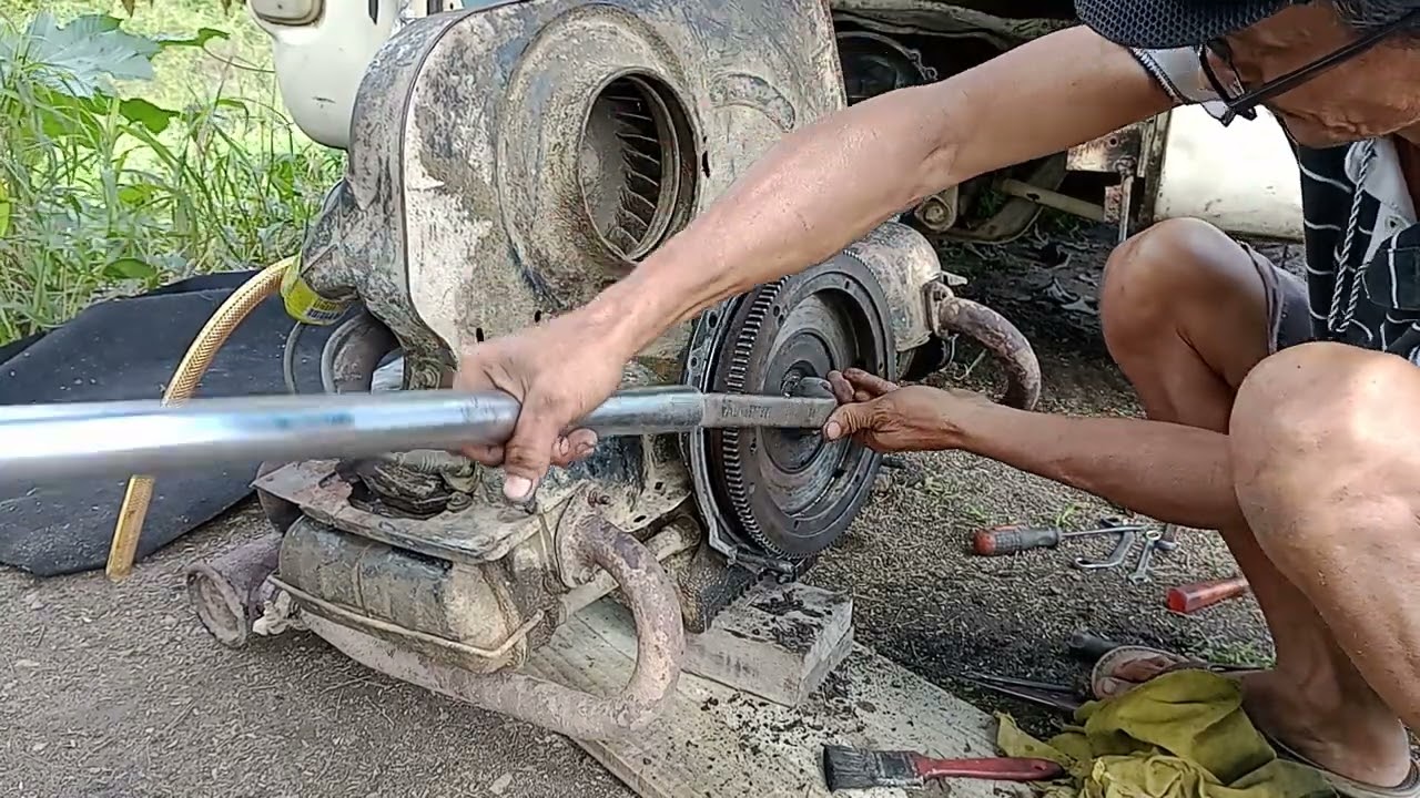 mostrando como se troca o retentor de volante da Kombi