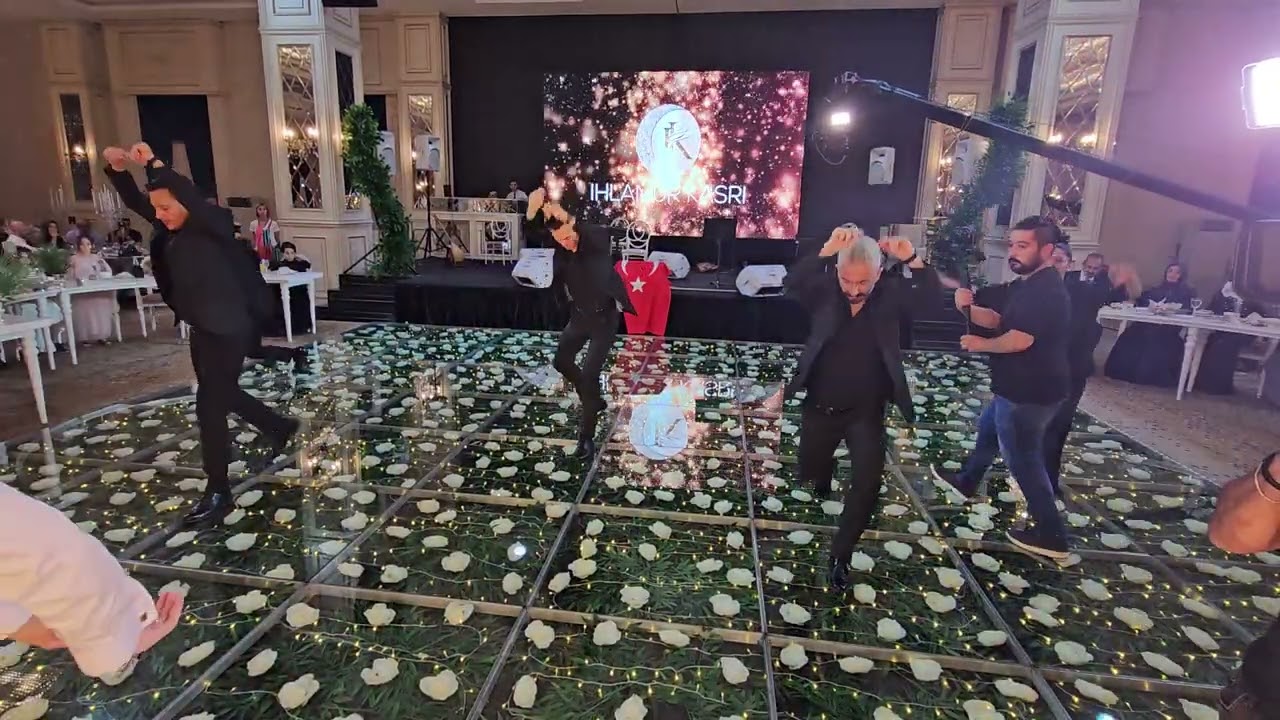 Bayraklı & Şiir Giriş | Kostak Ali Kazak Zeybeği ve Gerizlerbaşı Cumaovası Yörük Ali Zeybeği