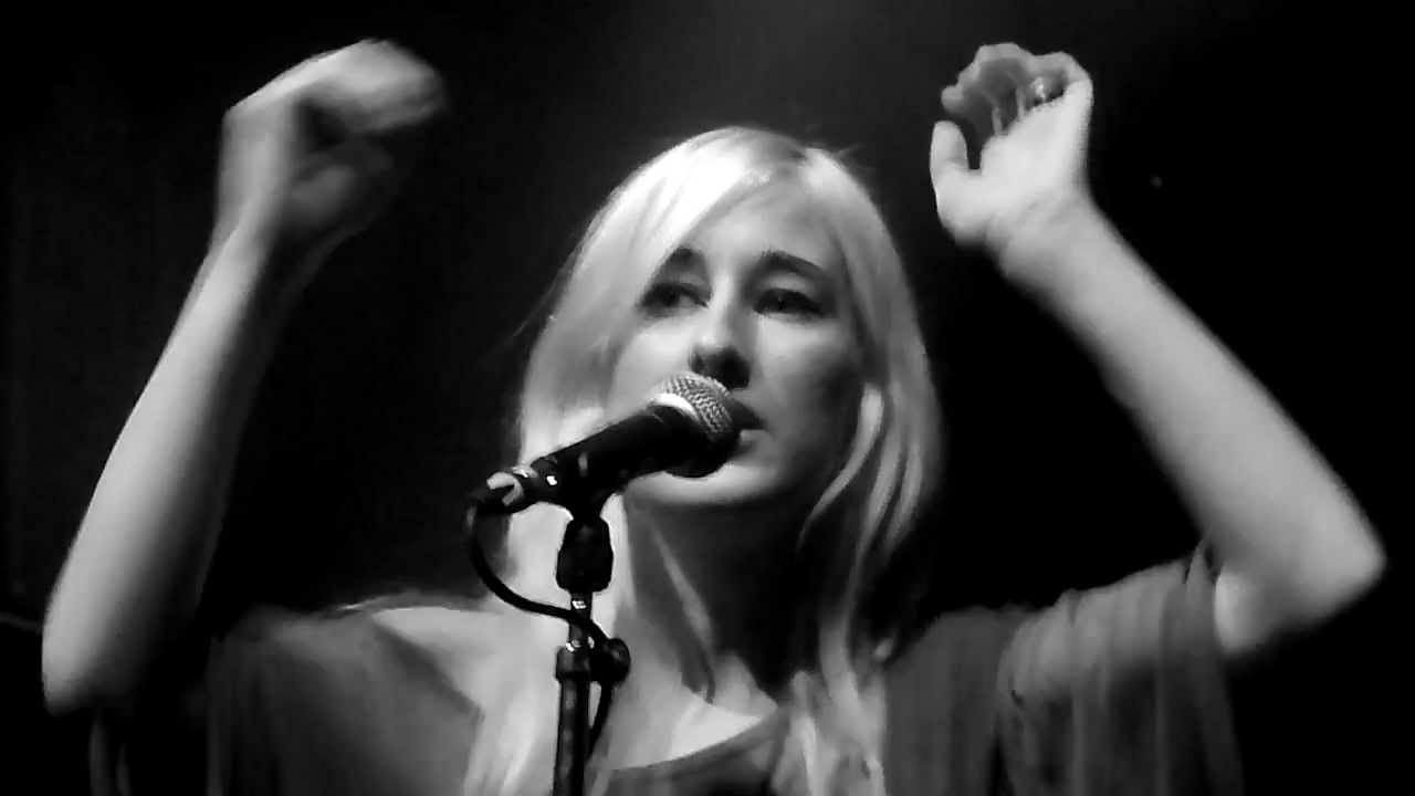 Zola Jesus - Avalanche @ Le Guess Who festival 2011 Utrecht