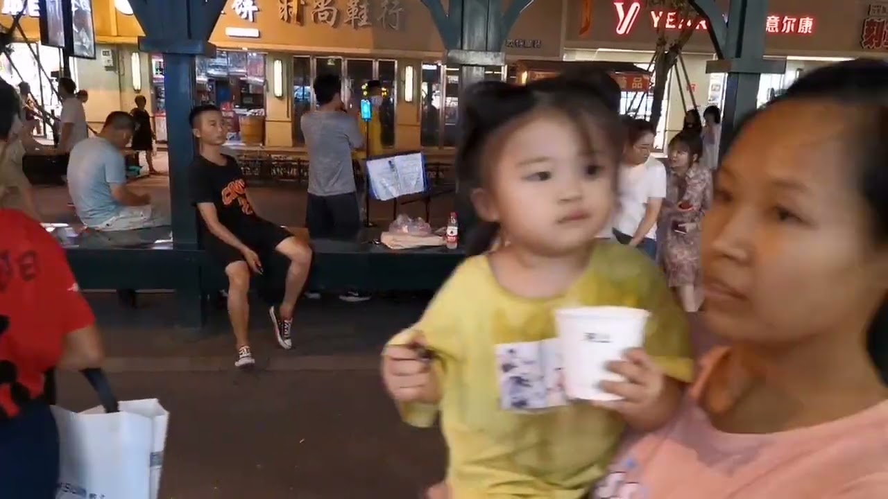 万圣街，街景