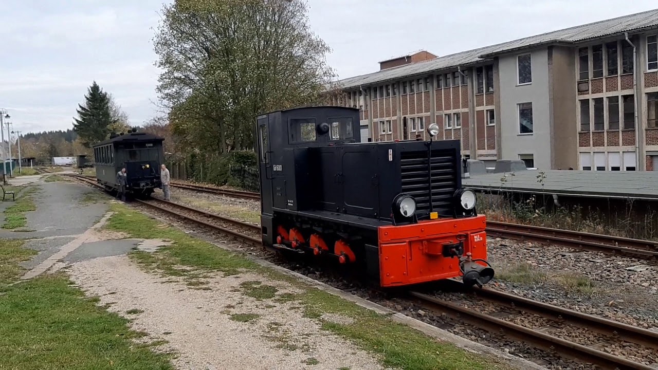DE-08304 Sch&ouml;nheide Mit der Heeresfeldbahn Diesellok HF130C &uuml;ber die Museumsbahn Sch&ouml;nheide