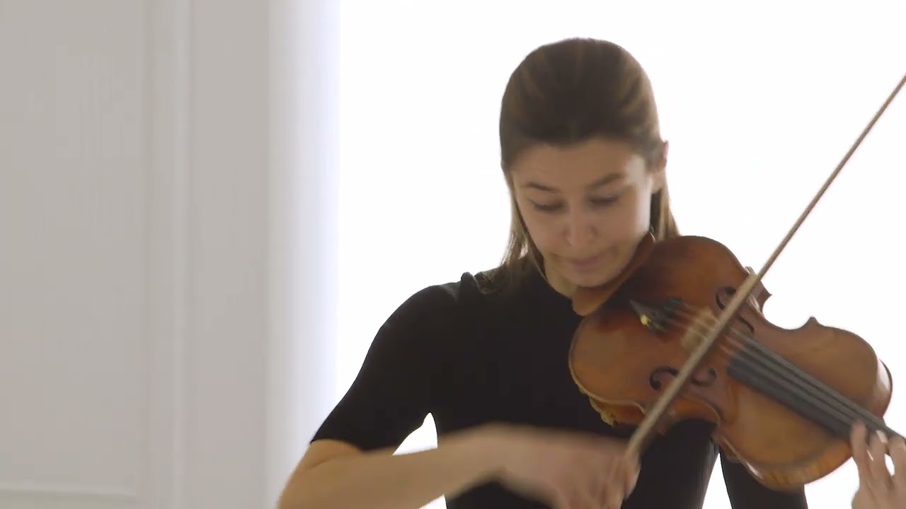 Flute & Violin Duo Performing Mozart Eine Kleine Nachtmusik
