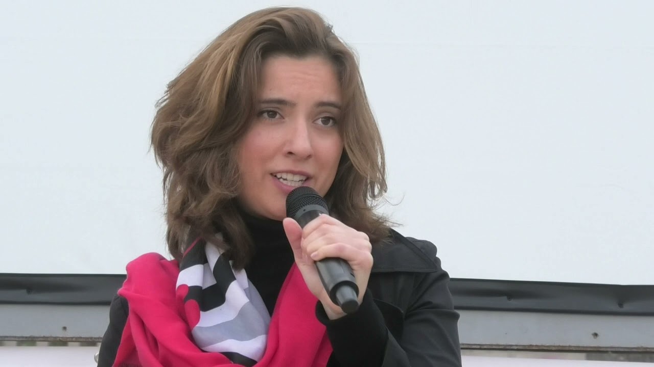 Sarah Maria Sander singt für die Freiheit Nawalnys am Brandenburger Tor - TP Presseagentur Berlin