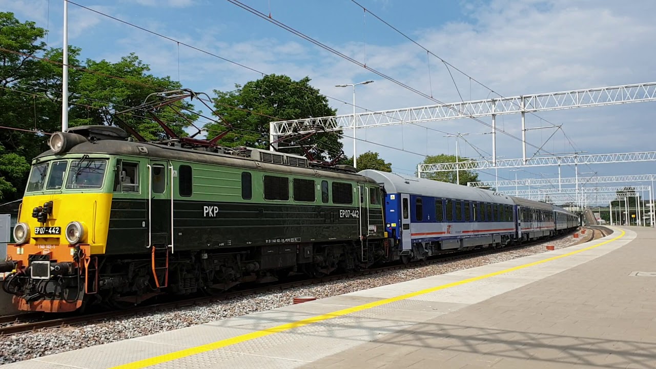 Inauguracja sezonu letniego! Trzy pociągi sezonowe na stacji Ustka