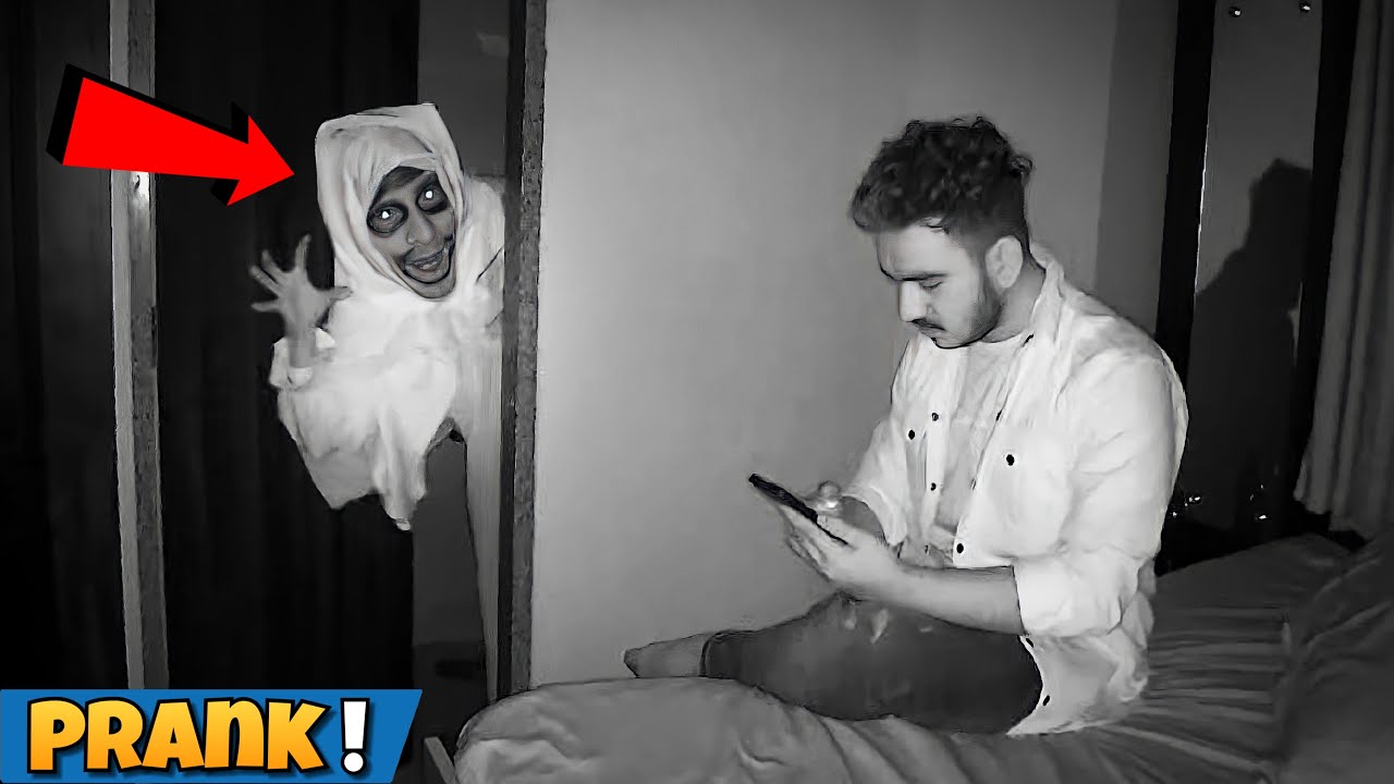 Ghost Prank On My Teammates | सबकी फट गई - Funny Reactions😂😂