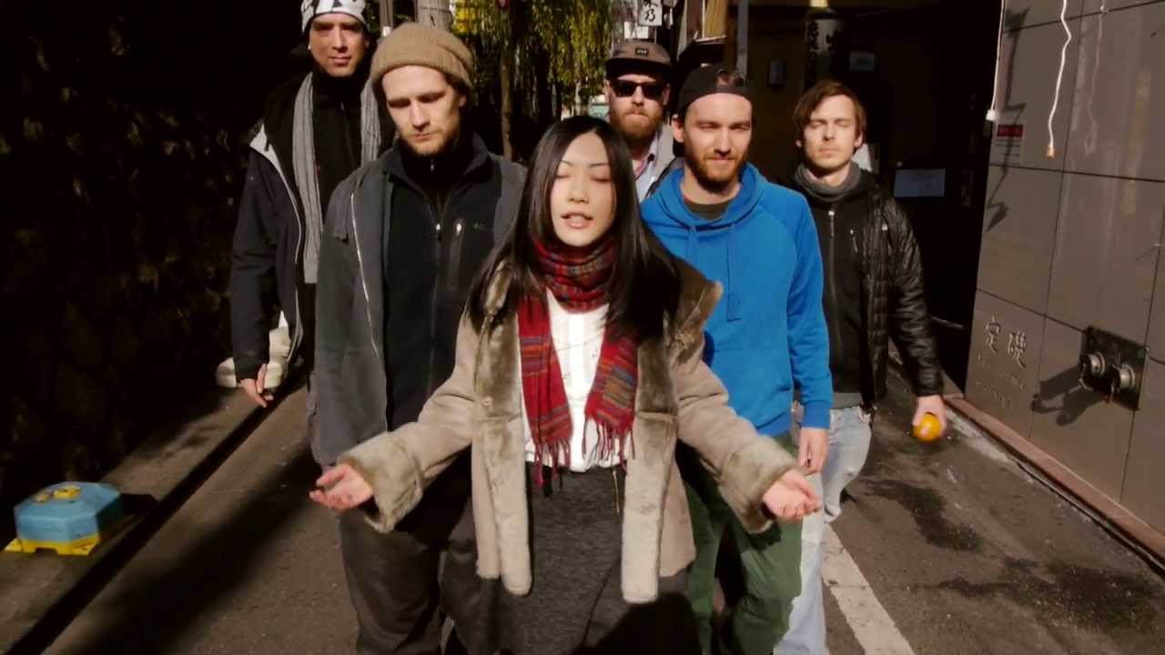 Käptn Peng & die Tentakel von Delphi in Tokyo feat. Mana Izumi: Der Anfang ist nah
