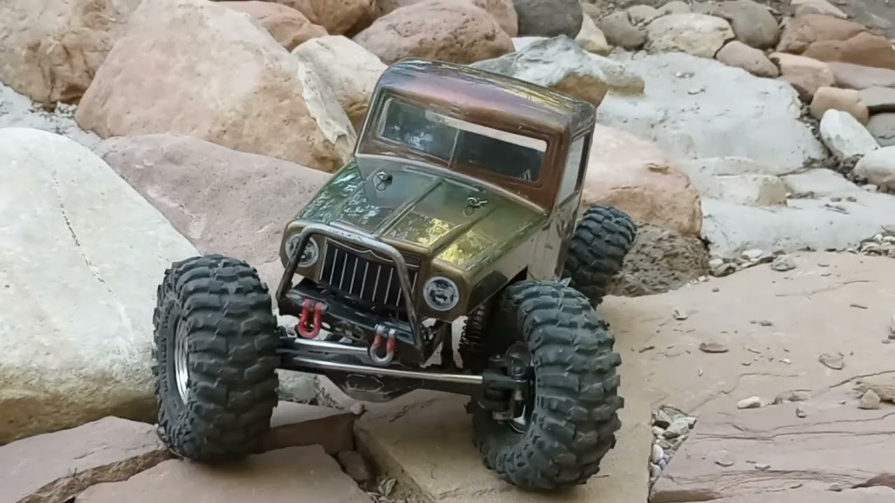 - TIRE TEST - Rc4wd Mickey Thompson Baja Pro vs Pitbull Growlers vs J Concepts Landmines