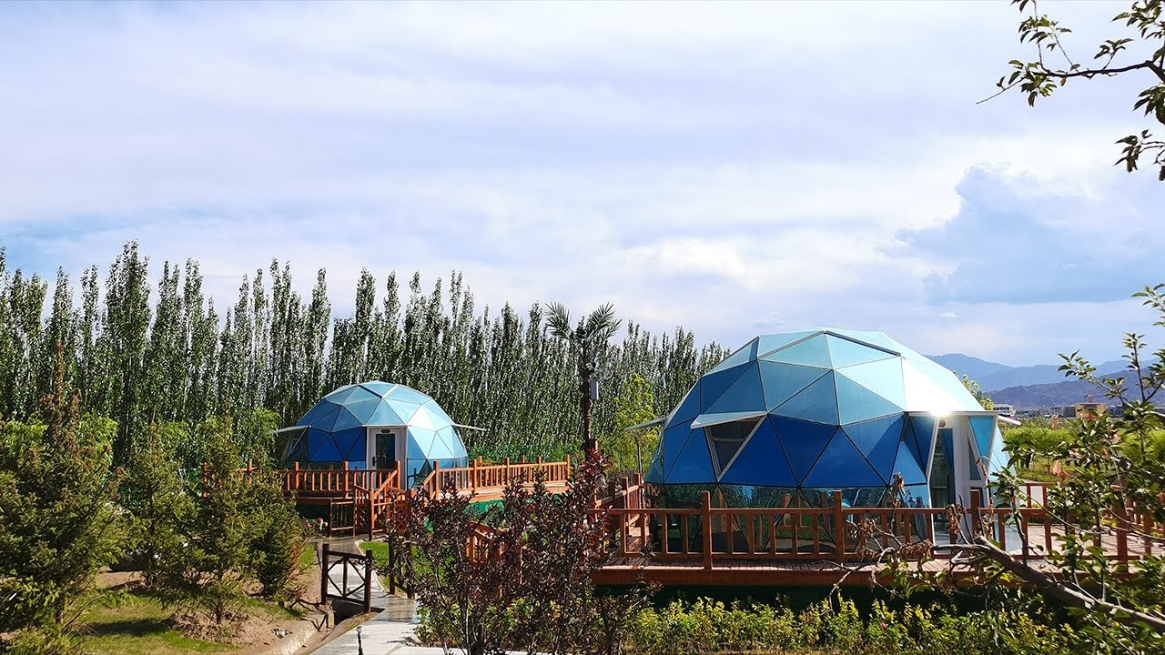 A geodesic dome tent where you can lie in bed and watch the stars at night | A dia.6m glass igloo