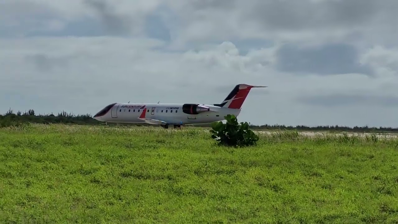 Air Century Bombardier/Mitsubishi CRJ 200ER HI-1058 from Cura&ccedil;ao to Santo Domingo