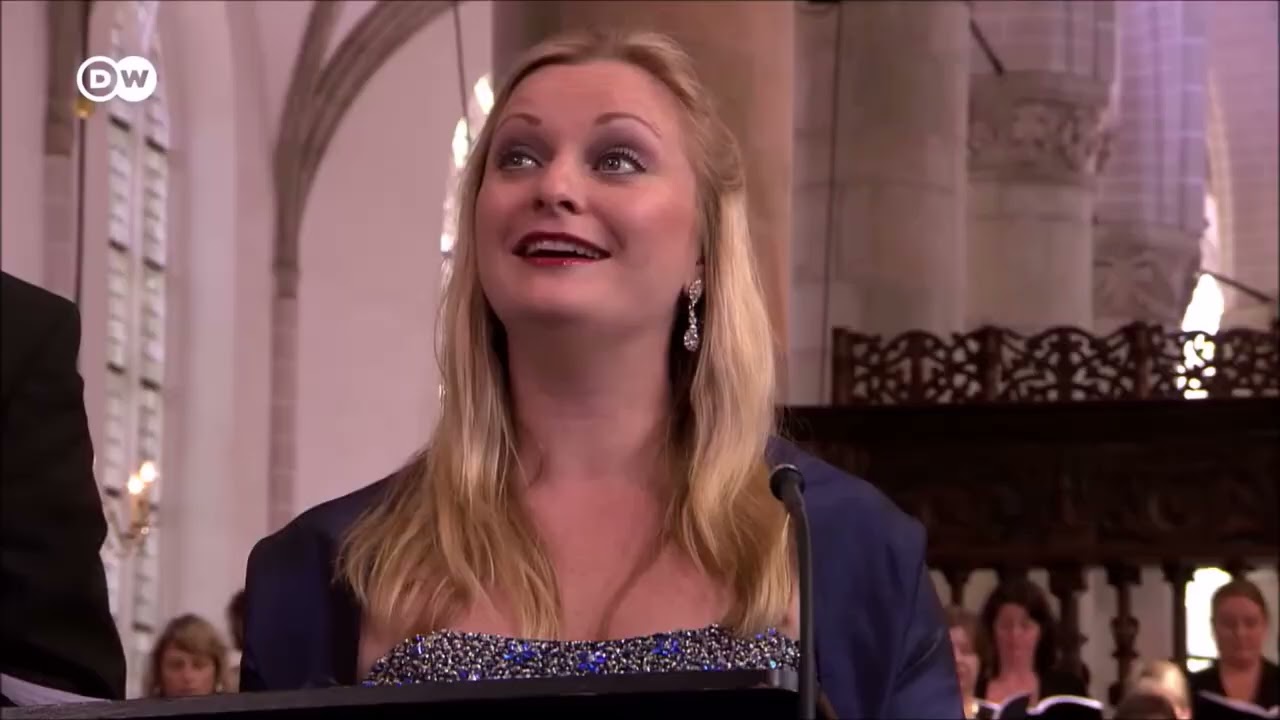 Haydn: La Creación. Dúo de Adán y Eva "Von deiner Güt" subtitulado. Lucy Crowe, Jonathan Beyer.