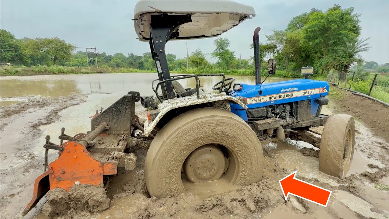 अबकी बार में बुरा फसा है New Holland 3630 4wd Tractor with 7.5 Rudravator Stuck again in Mud
