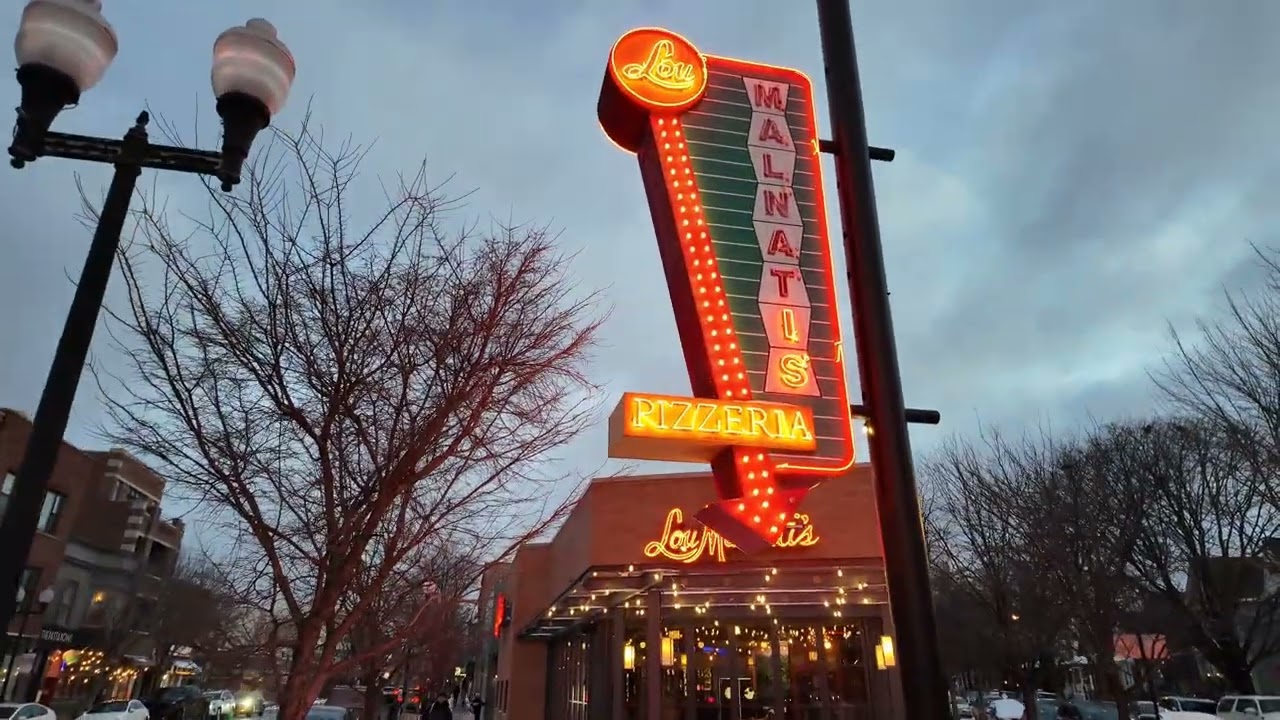 A Quiet Evening Walk Down Lincoln Avenue Chicago 