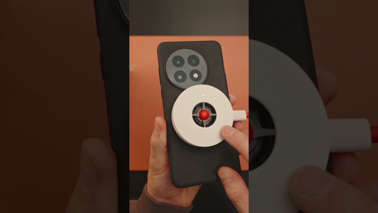 The OnePlus 13 Has a Hidden Trick... 50W SUPERVOOC Wireless Charging!