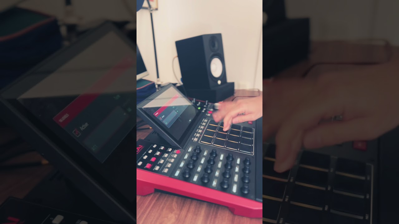 Trying out the MPC X (Trap beat using stock sounds) 