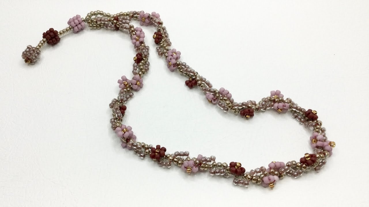 How to make a necklace.  Designed by  Kimie Sutou/デザイン　周藤紀美恵　・ 初心者向けのビーズステッチネックレス
