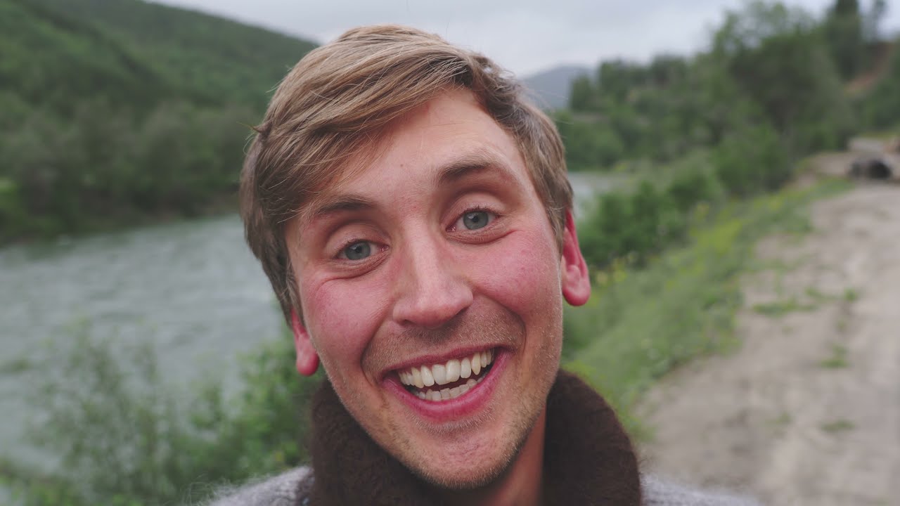 MONSTER Salmon HOOKED on the FLY