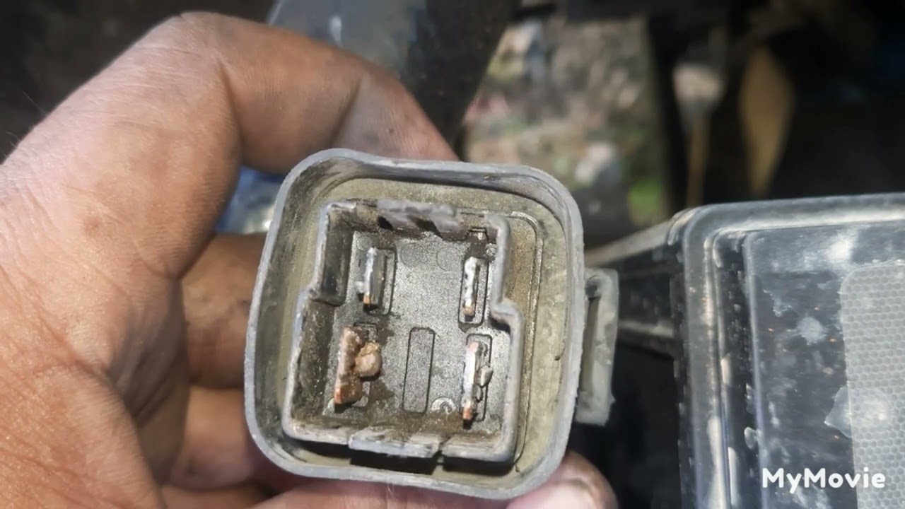 HYUNDAI STAREX HEAD LIGHT REPAIR