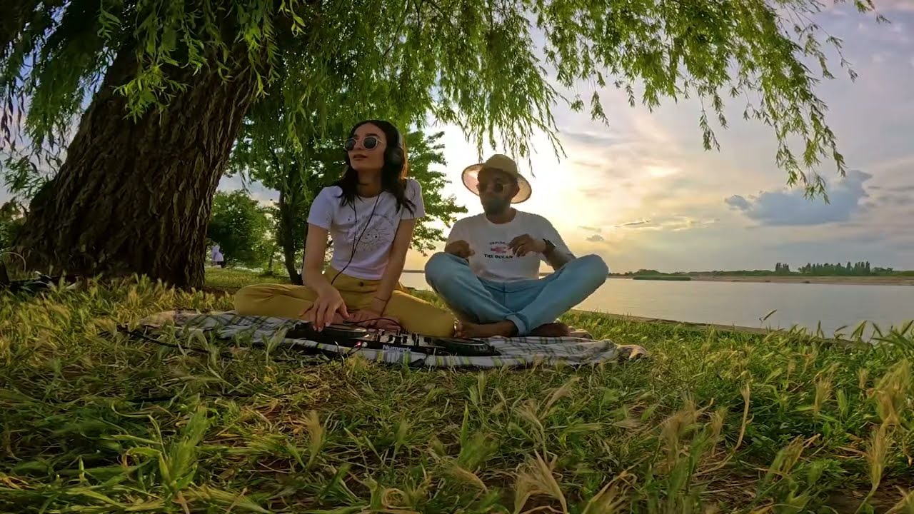 Deep House  B2B Picnic Live Mix @SerenityB2B