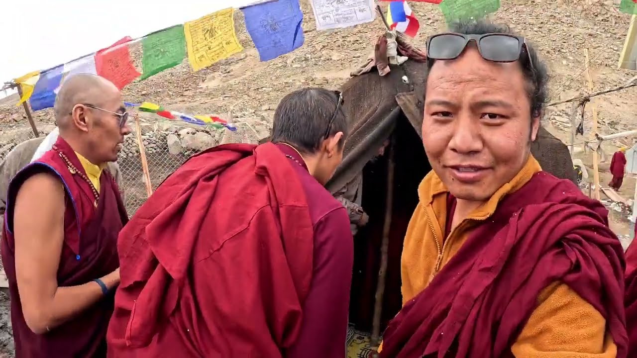 Jangla Ladakh ལ་དྭགས་བྱང་ལའི་ལམ་ཟུར་སྦྲ་གུར་ནང་དུ།