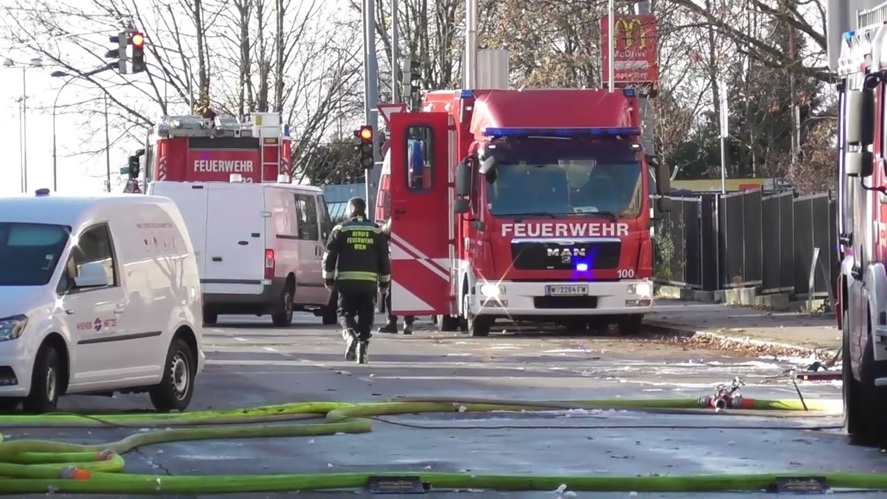 Großeinsatz der Berufsfeuerwehr Wien nach Brand in ein Club