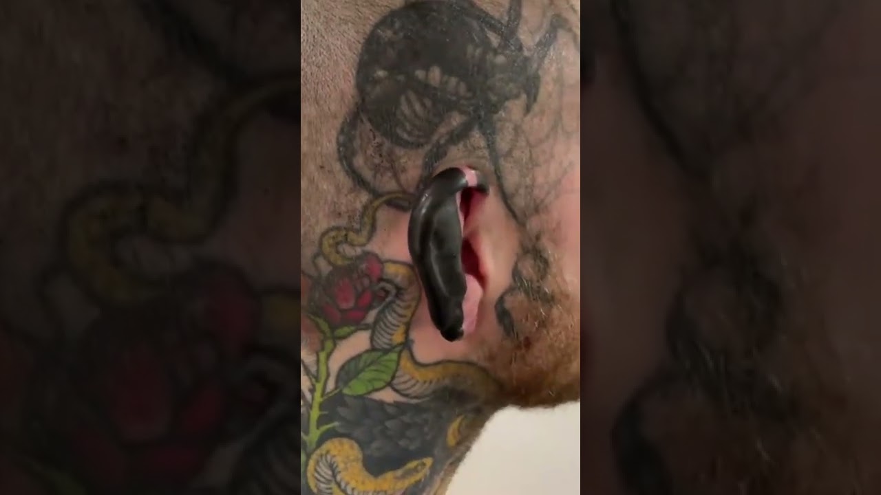 🖤 Blackout Ear Tattoo By Bintt #tattuba #tattoo #tattooartist #blackwork #eartattoo #shorts