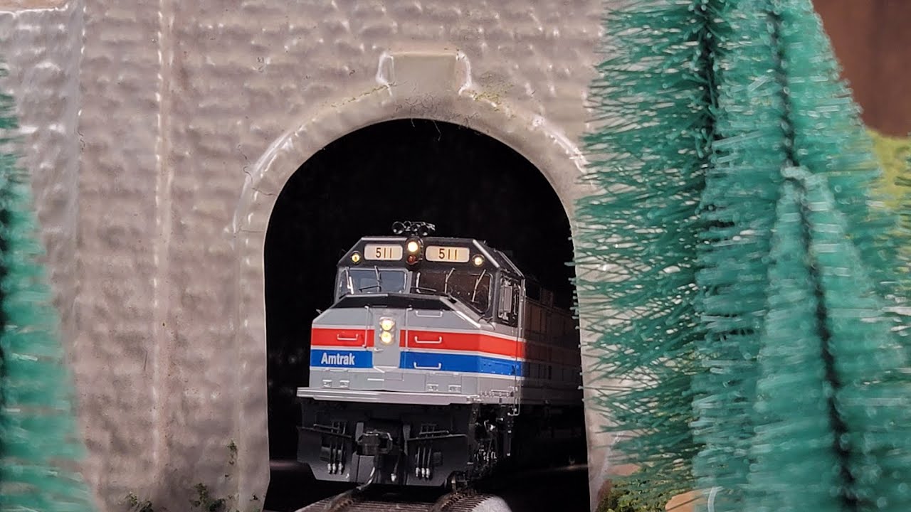Amtrak SDP40F Transporting Passengers Between Stations. #train #railway #modelrailroad 