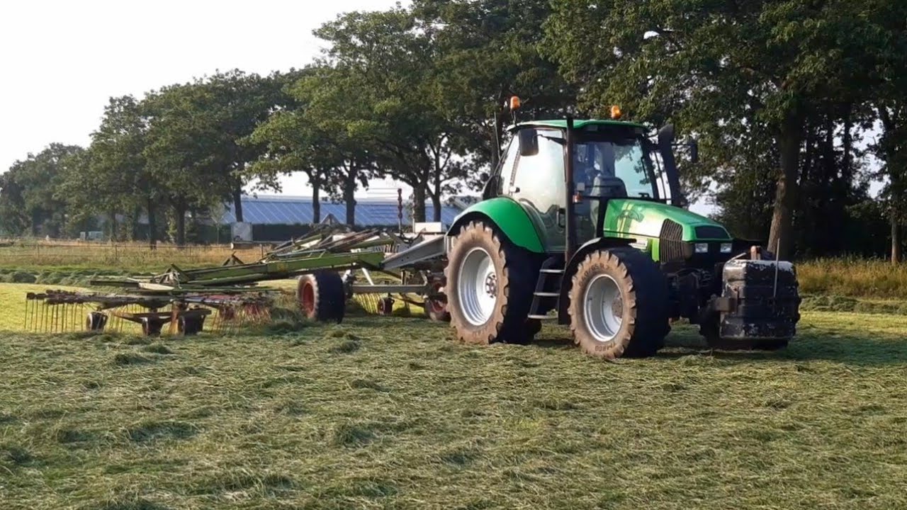 Raking grass 2021 | Deutz Agrotron 165 + Claas Liner 3000 | John Mennen | Gras harken